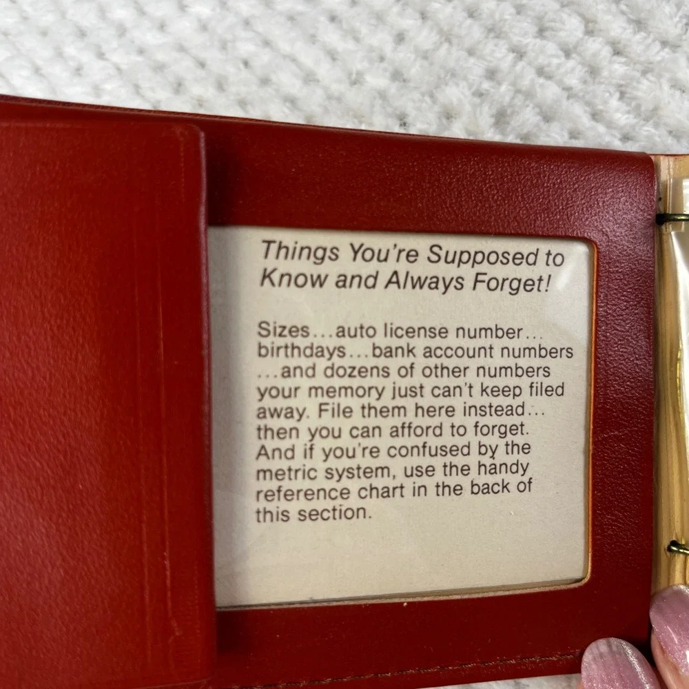 Vintage Rolfs Cowhide Leather Wallet‎ Tan Brown Embossed Floral Rose Bifold Snap